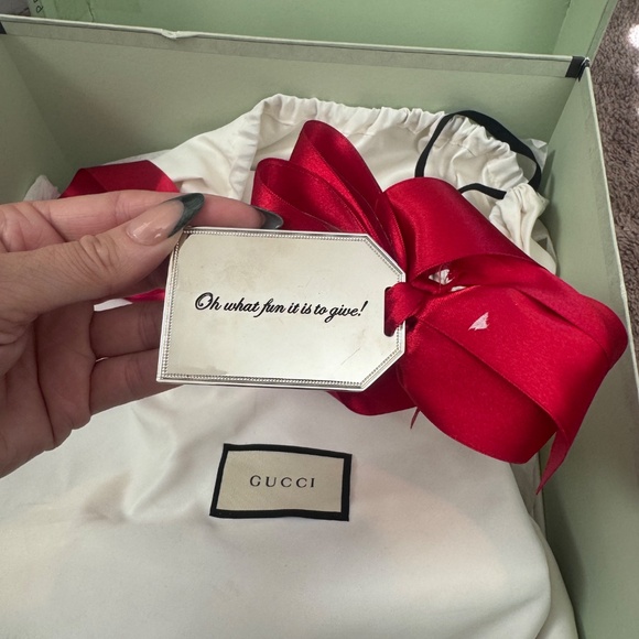 Gucci handbag w original box - Picture 7 of 12